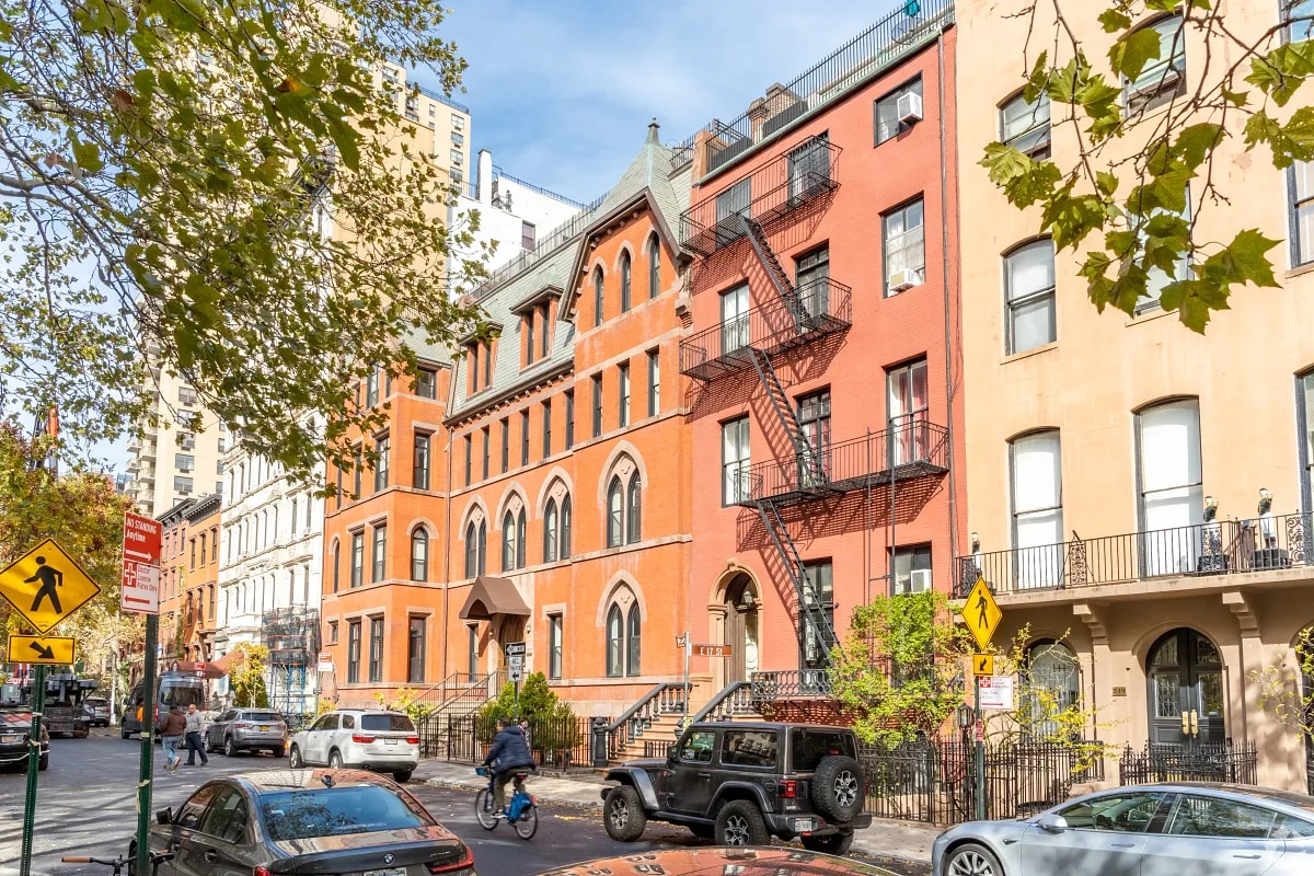 View of brownstones and apartment buildings in the Gramercy Park neighborhood in New York, NY.