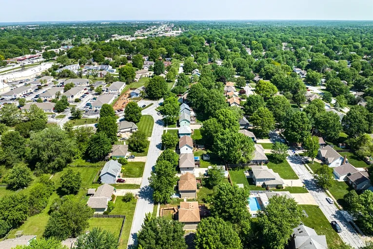 Aerial view of neighborhood houses in Lee's Summit, MO.